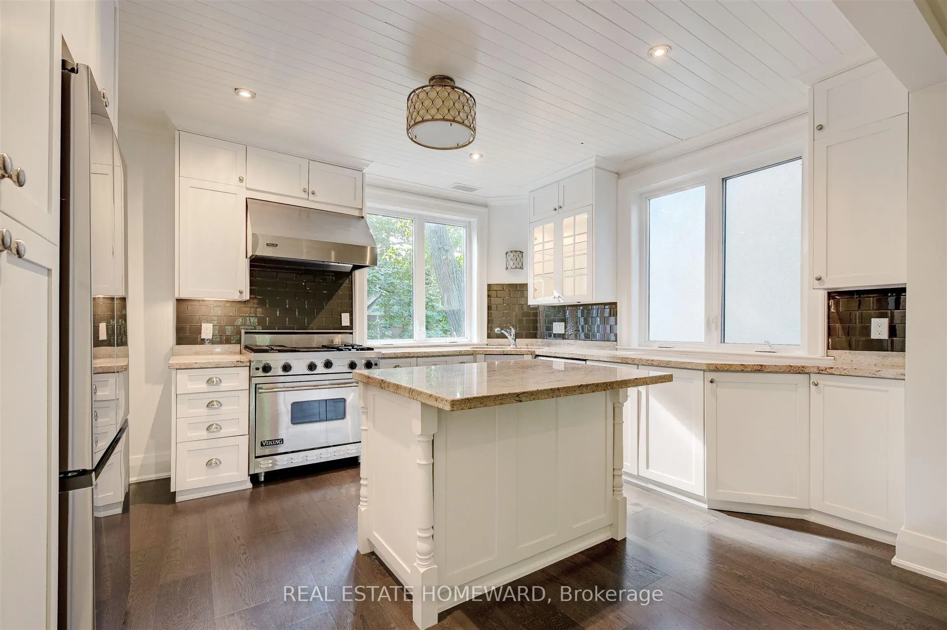 Photo 9 of 15 Pine Crescent, Toronto, The Beaches — HOMEH