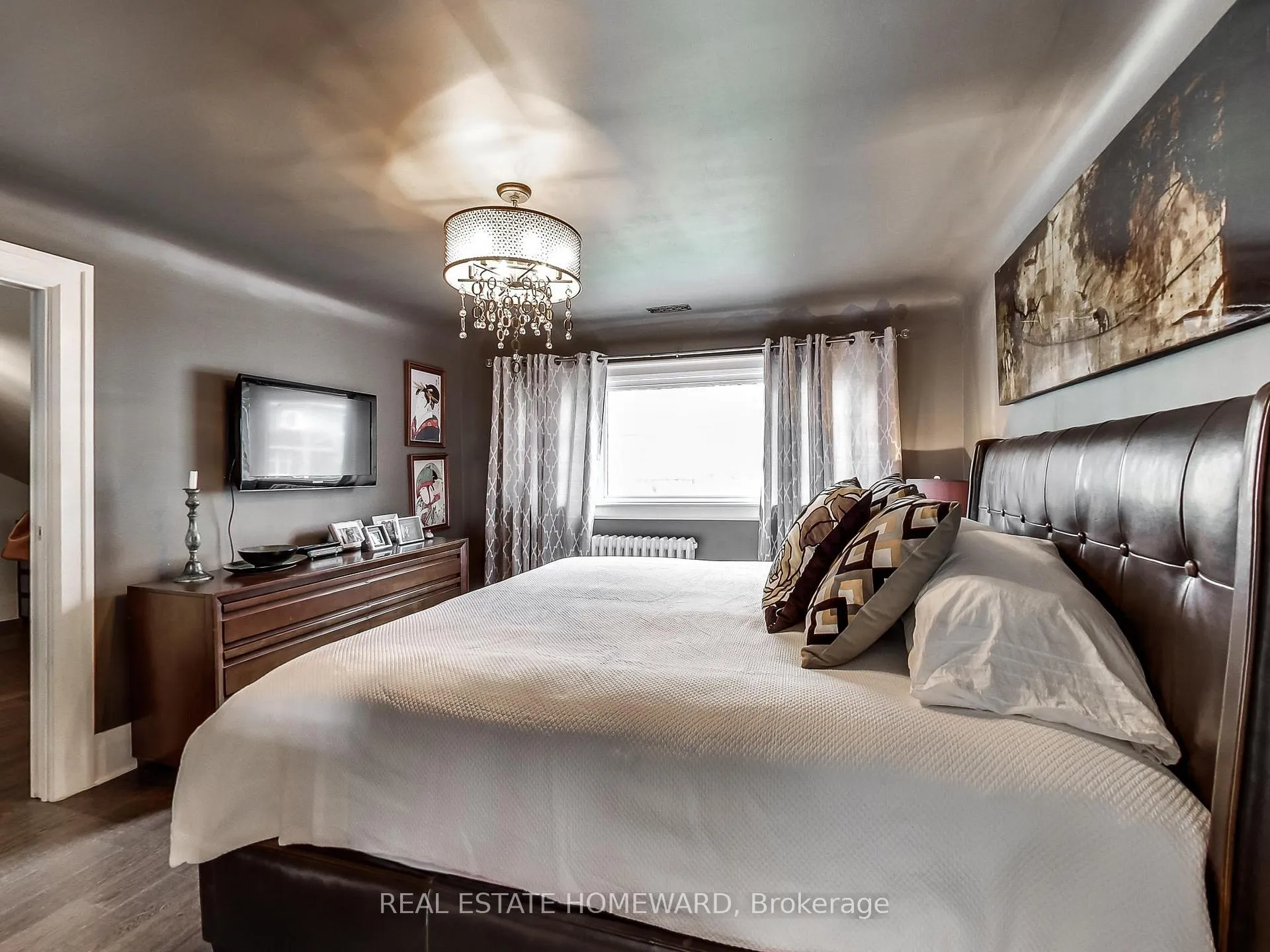 Photo 16 of 15 Pine Crescent, Toronto, The Beaches — HOMEH