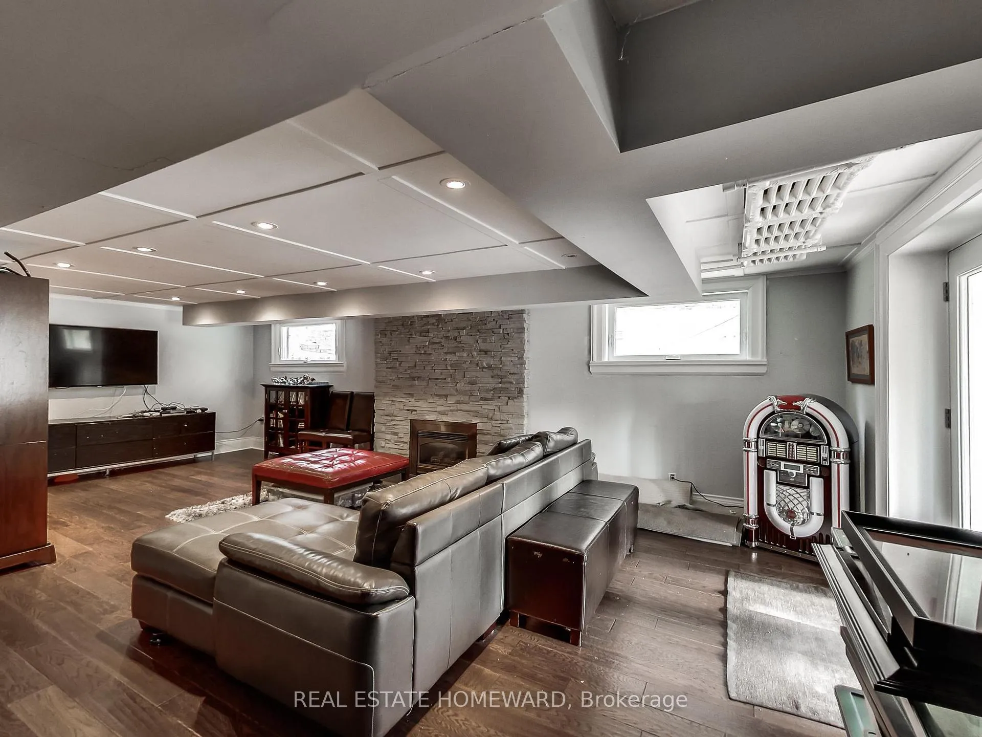 Photo 26 of 15 Pine Crescent, Toronto, The Beaches — HOMEH