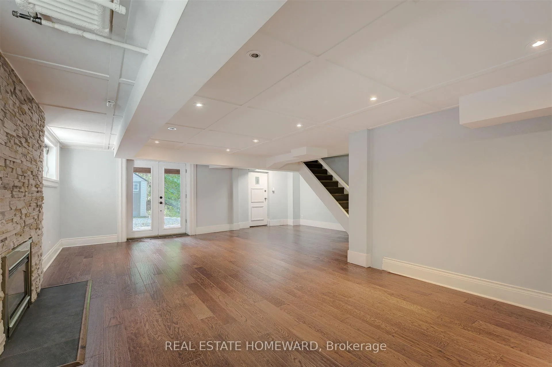 Photo 27 of 15 Pine Crescent, Toronto, The Beaches — HOMEH