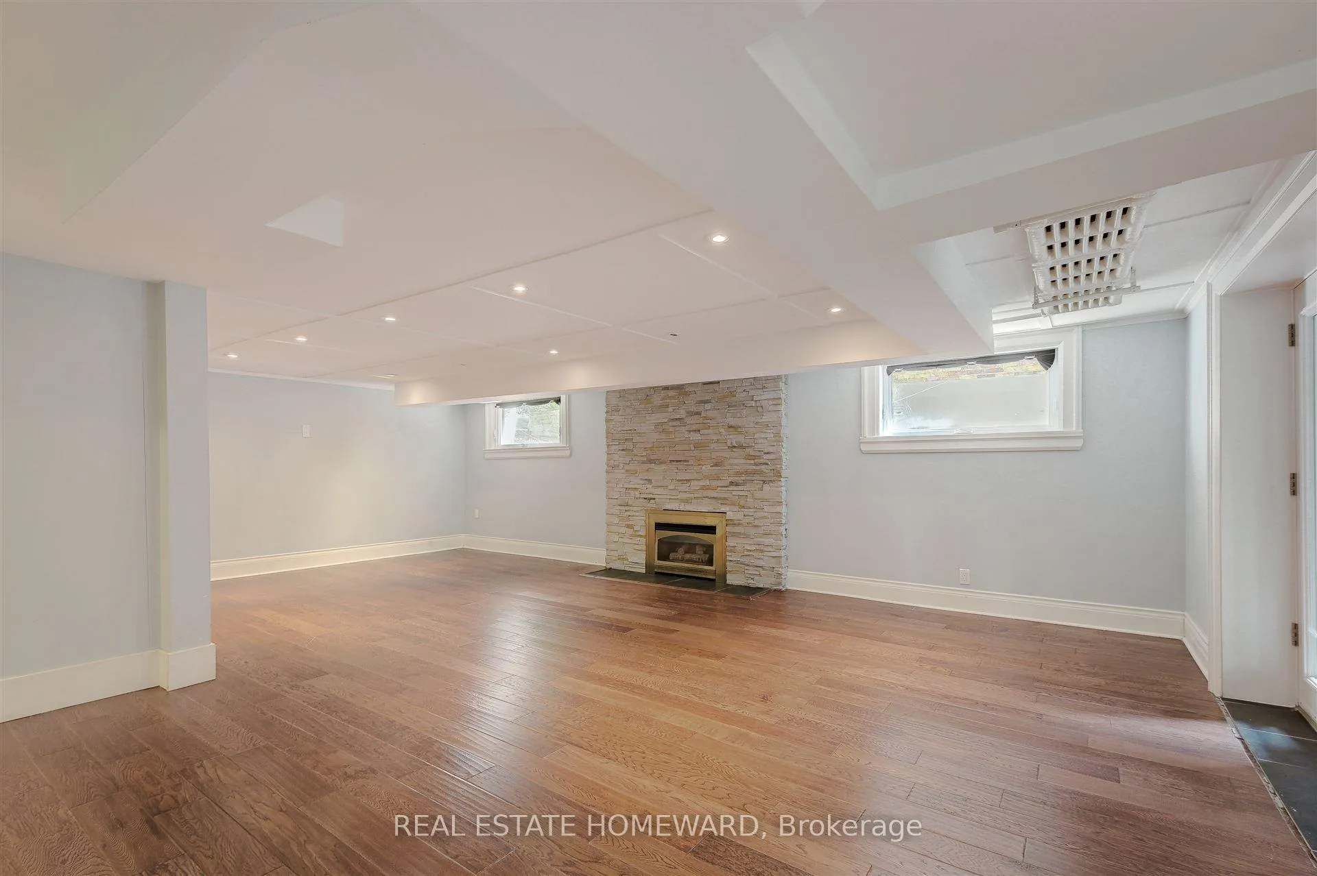 Photo 28 of 15 Pine Crescent, Toronto, The Beaches — HOMEH