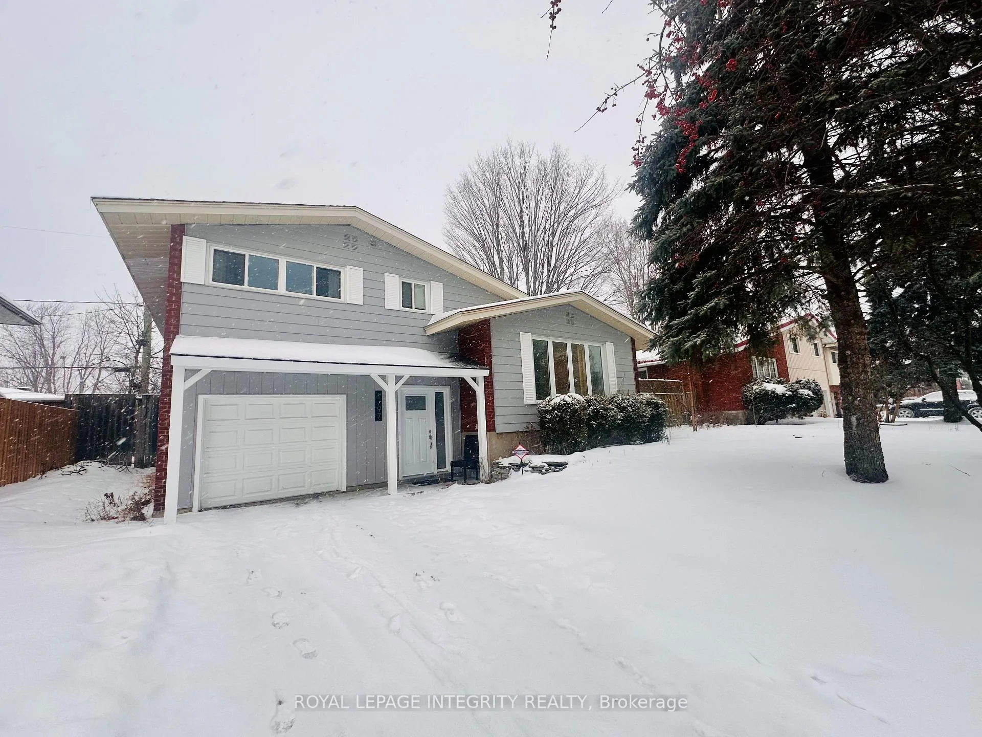 Photo 2 of 1797 Gage Crescent, Ottawa, Bel Air Heights — HOMEH