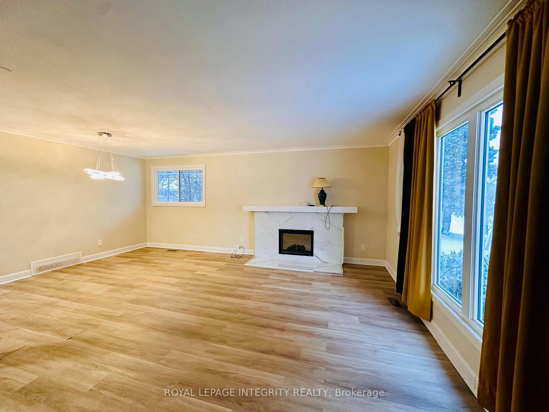 Photo 4 of 1797 Gage Crescent, Ottawa, Bel Air Heights — HOMEH
