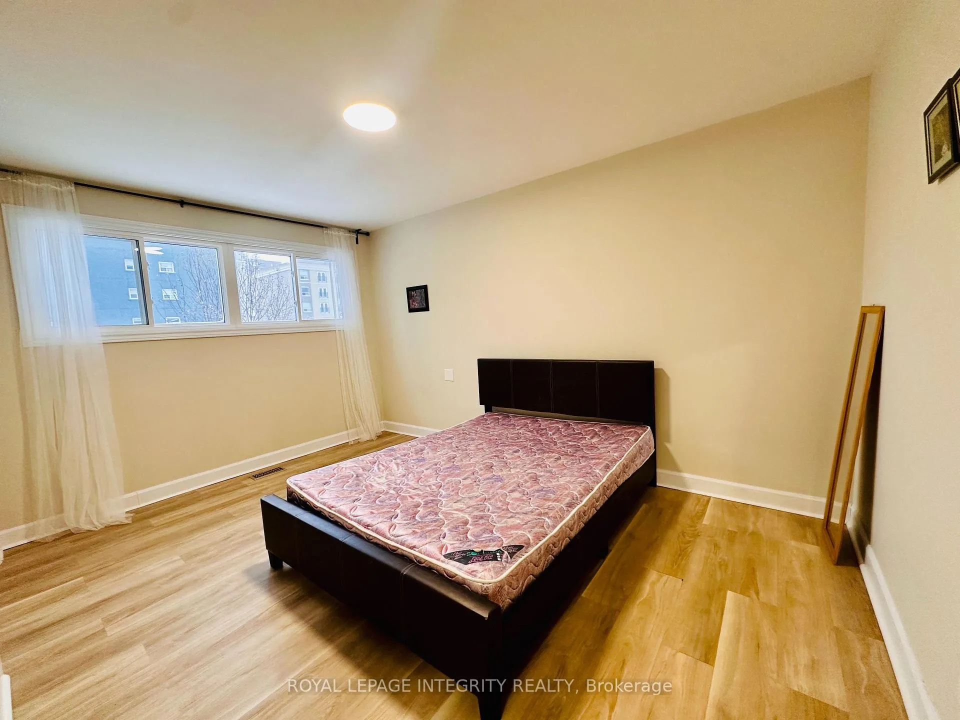 Photo 8 of 1797 Gage Crescent, Ottawa, Bel Air Heights — HOMEH