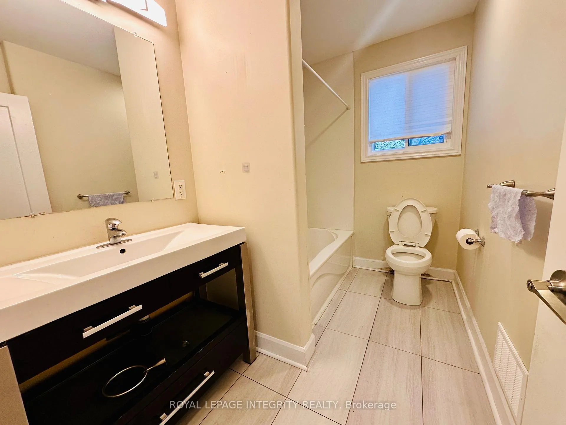 Photo 9 of 1797 Gage Crescent, Ottawa, Bel Air Heights — HOMEH
