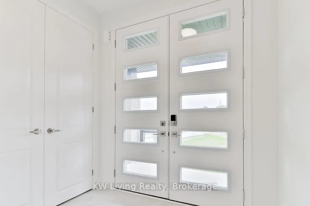 Photo 5 of 20 Berczy Manor Crescent, Markham, Victoria Square — HOMEH