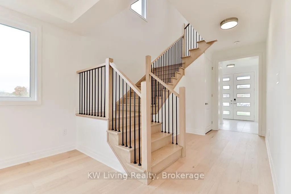 Photo 7 of 20 Berczy Manor Crescent, Markham, Victoria Square — HOMEH
