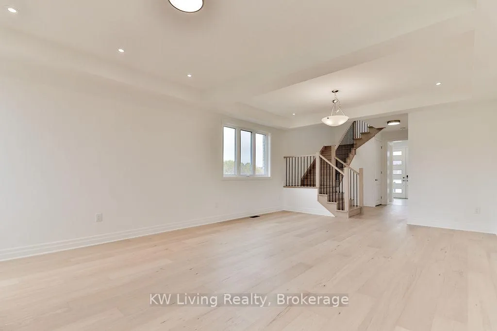 Photo 9 of 20 Berczy Manor Crescent, Markham, Victoria Square — HOMEH