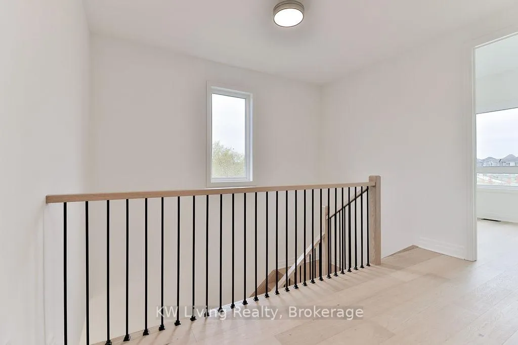 Photo 16 of 20 Berczy Manor Crescent, Markham, Victoria Square — HOMEH