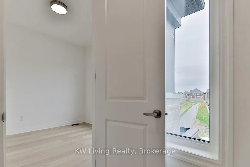 Photo 19 of 20 Berczy Manor Crescent, Markham, Victoria Square — HOMEH