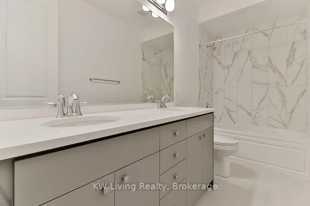 Photo 24 of 20 Berczy Manor Crescent, Markham, Victoria Square — HOMEH
