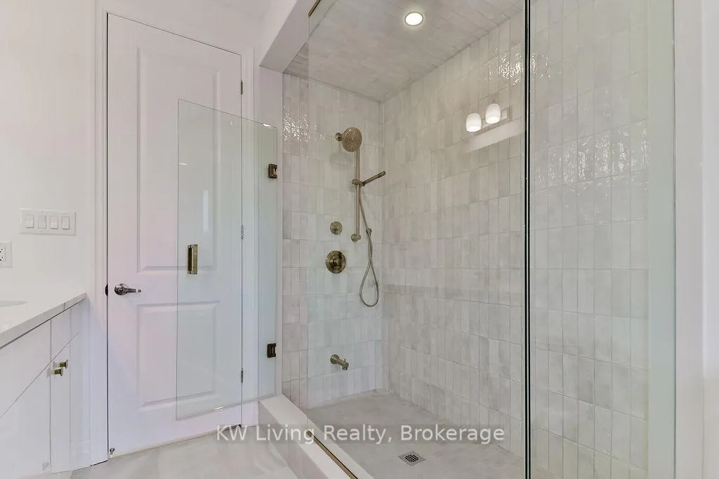Photo 31 of 20 Berczy Manor Crescent, Markham, Victoria Square — HOMEH