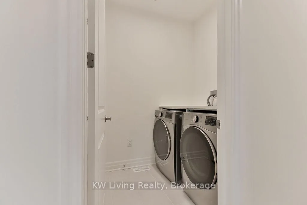 Photo 37 of 20 Berczy Manor Crescent, Markham, Victoria Square — HOMEH