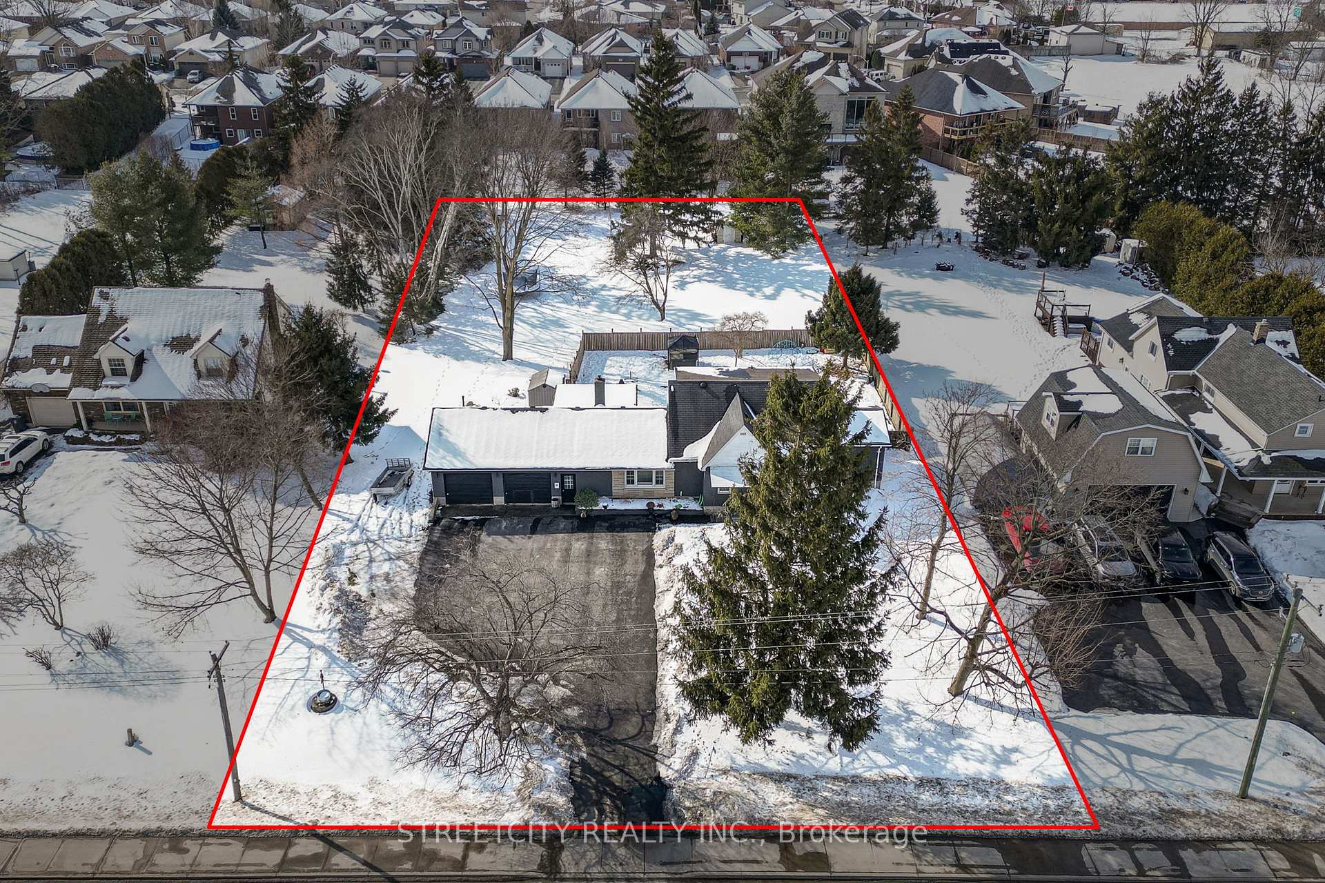 Photo 2 of 117 Centennial Avenue, Central Elgin, Rural Central Elgin — HOMEH