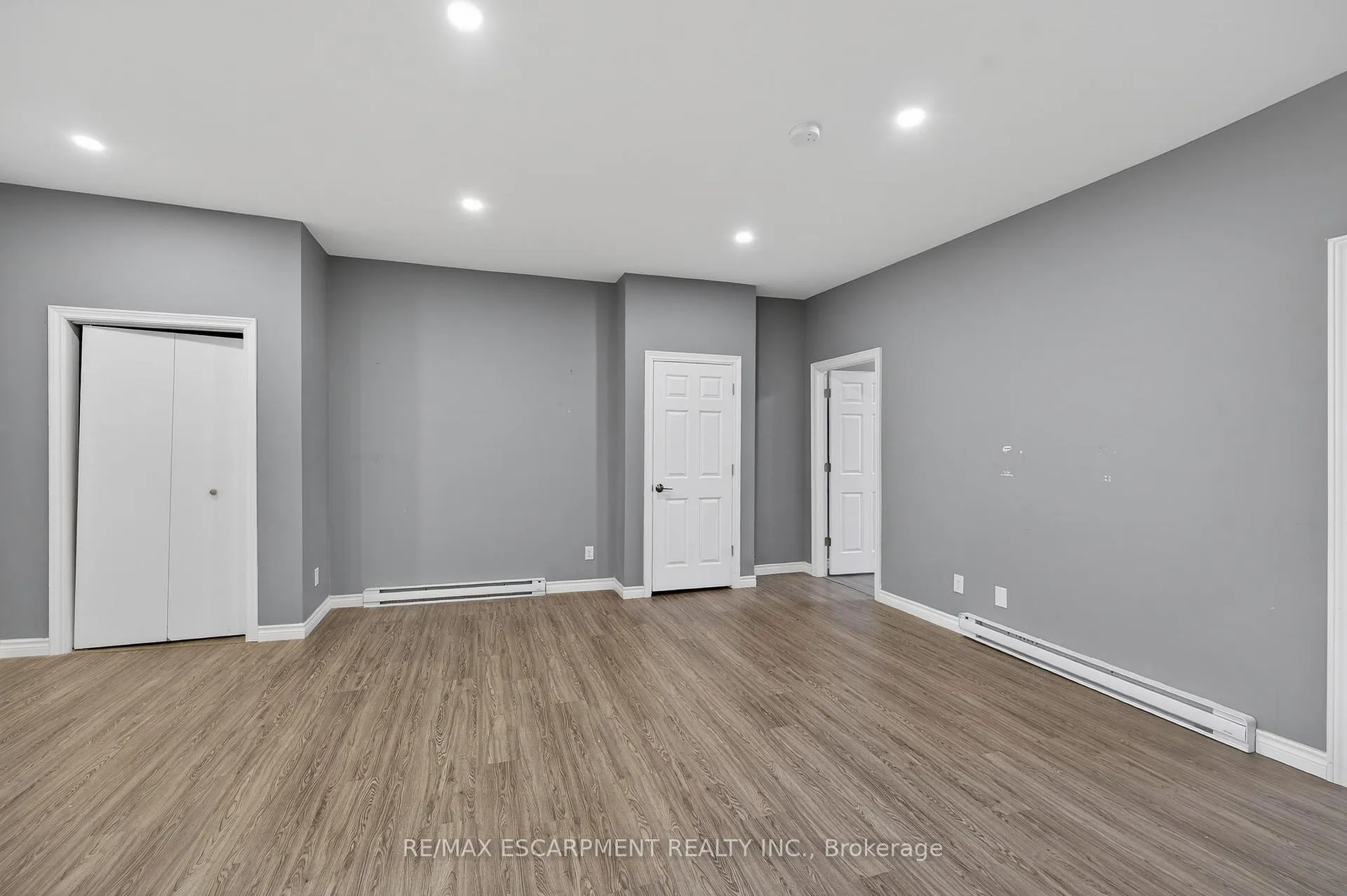 Photo 9 of Unit 3, 12 Main Street E, Haldimand — HOMEH