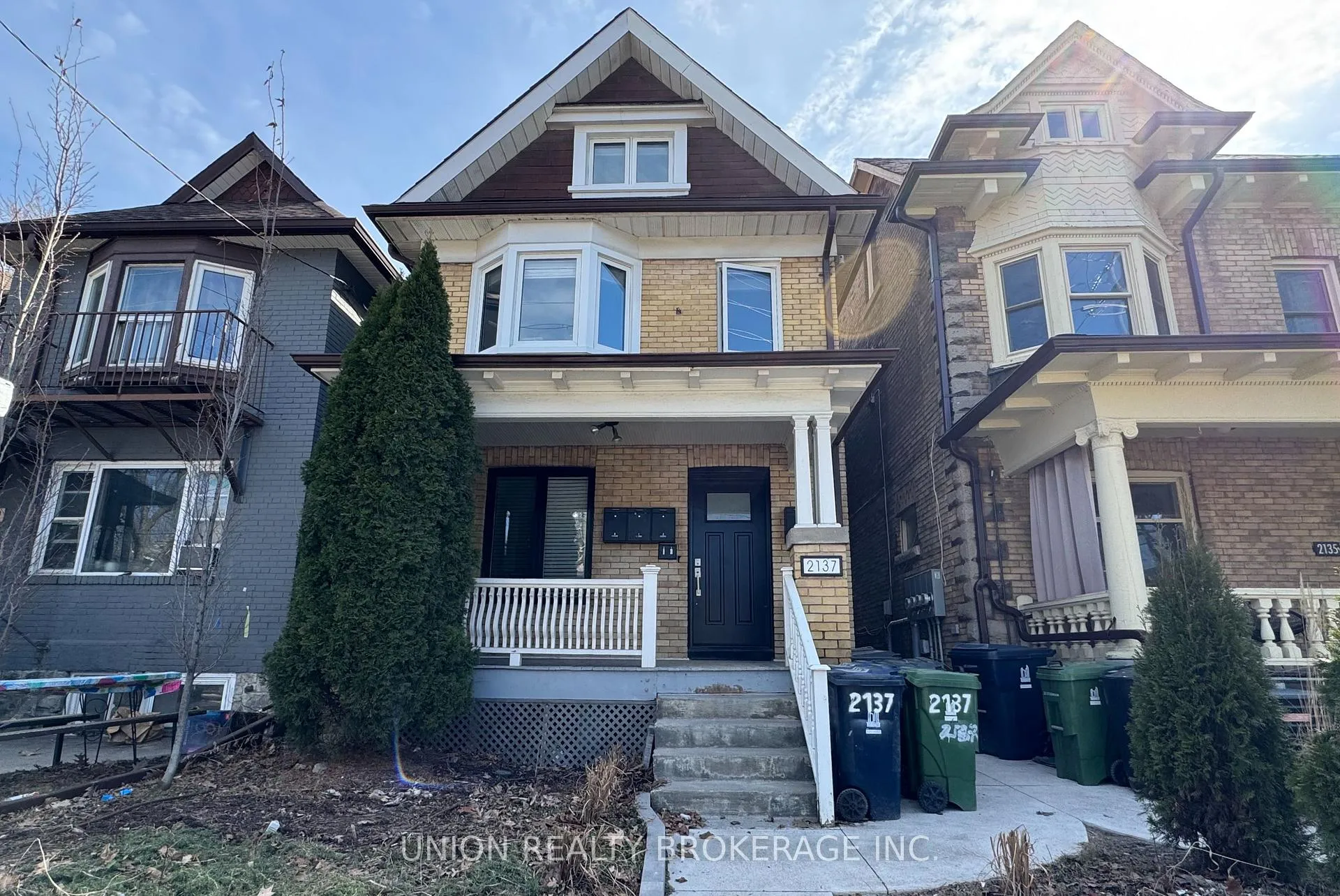 Front of Unit Lower, 2137 Gerrard Street E