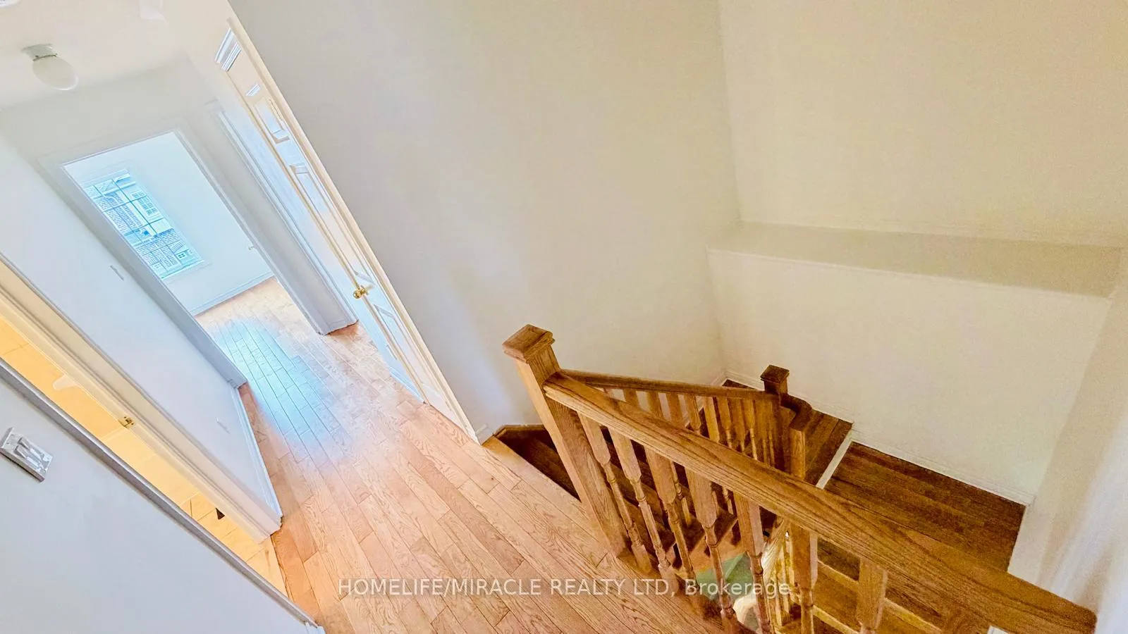 Photo 5 of 358 Hobbs Crescent, Milton, Clarke — HOMEH