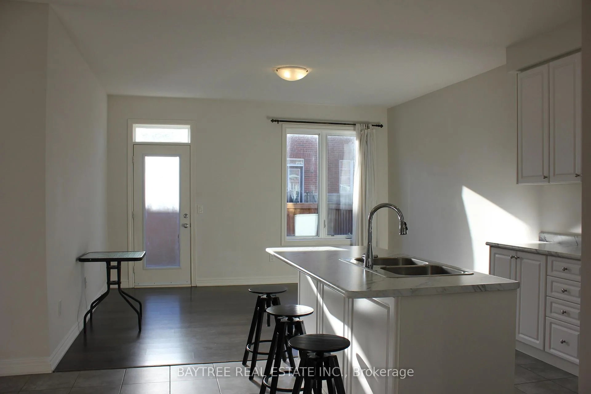 Photo 7 of 1526 Carr Landing, Milton, Ford — HOMEH