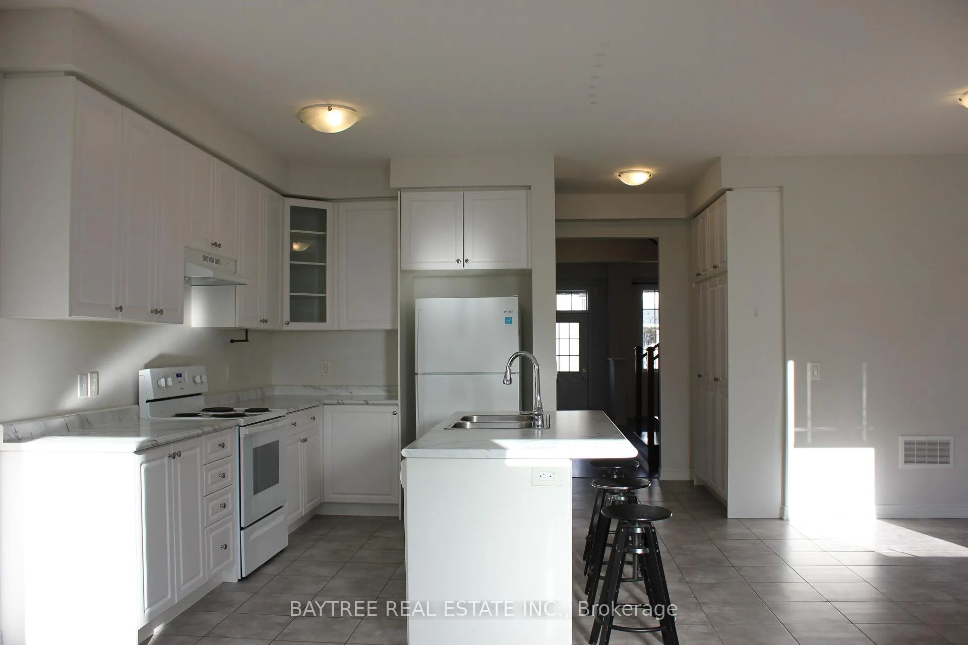 Photo 10 of 1526 Carr Landing, Milton, Ford — HOMEH