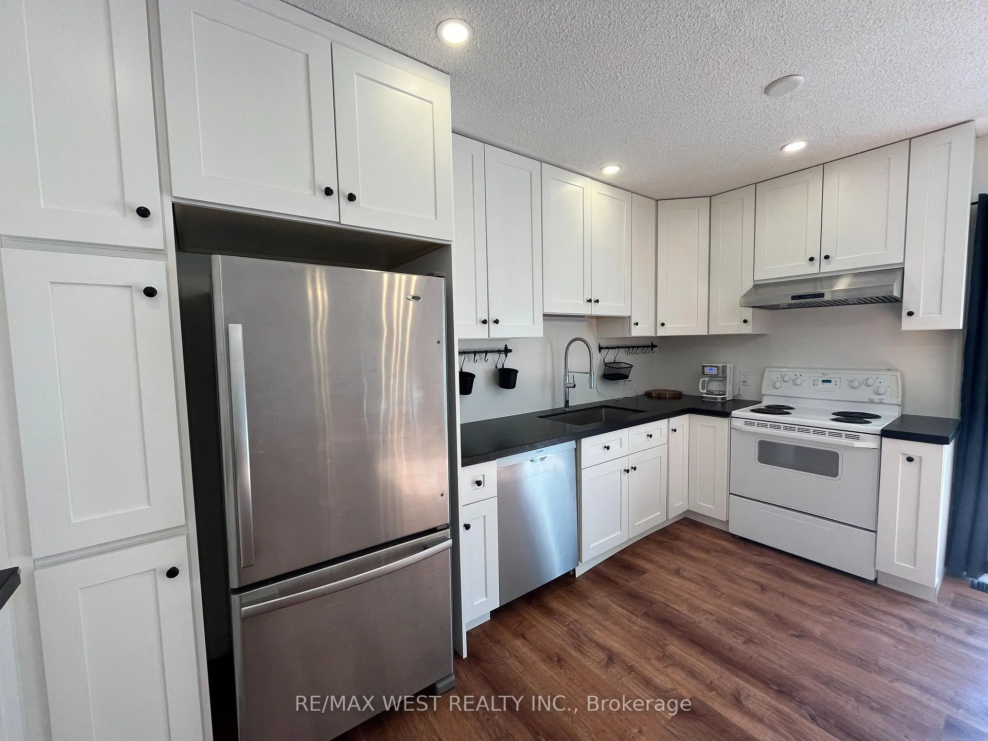 Photo 3 of Unit 2A, 203 Main Street, King, Schomberg — HOMEH