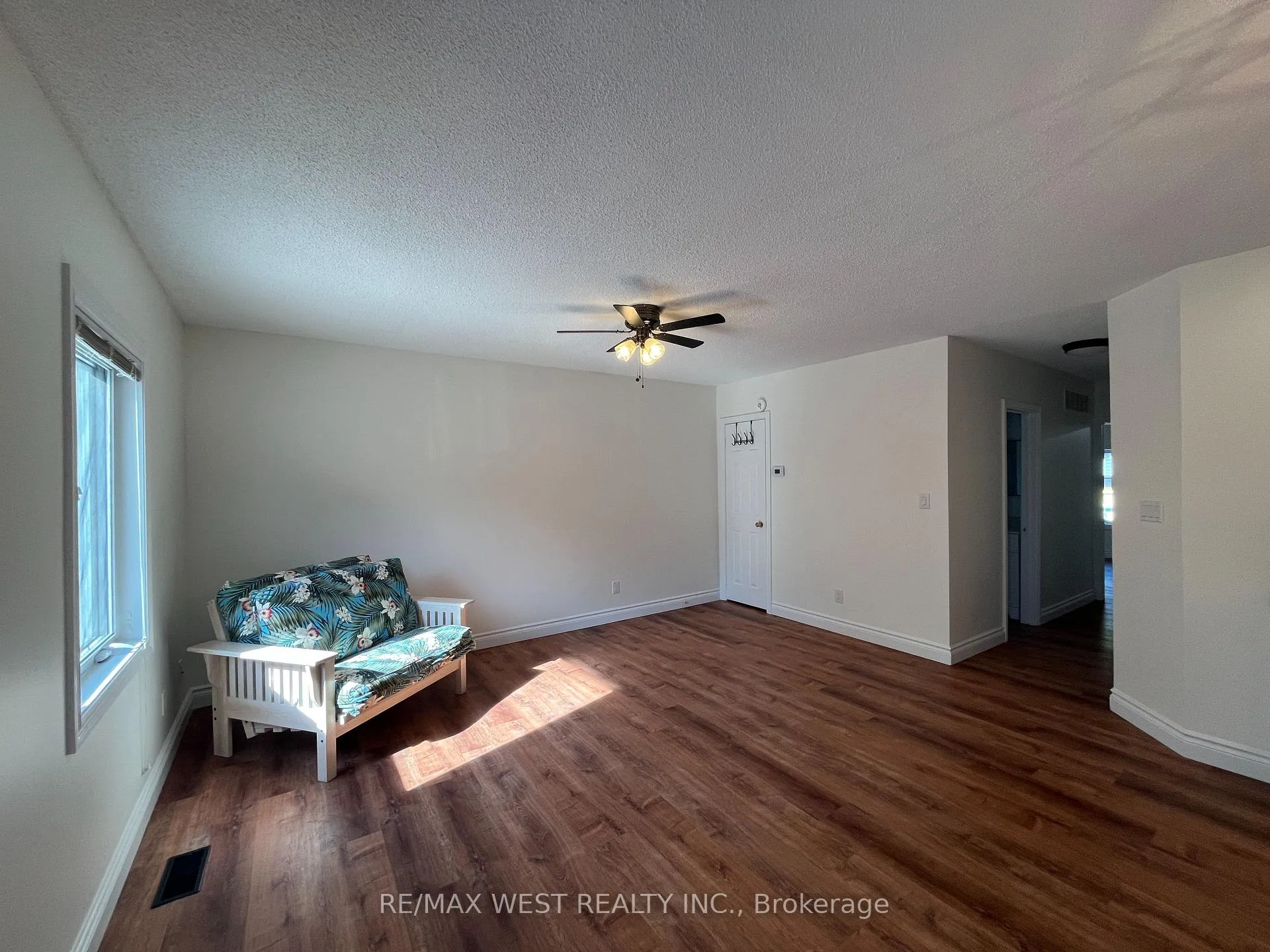 Photo 6 of Unit 2A, 203 Main Street, King, Schomberg — HOMEH