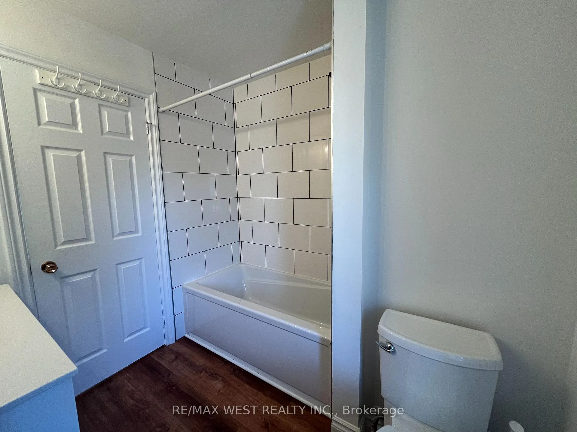 Photo 8 of Unit 2A, 203 Main Street, King, Schomberg — HOMEH
