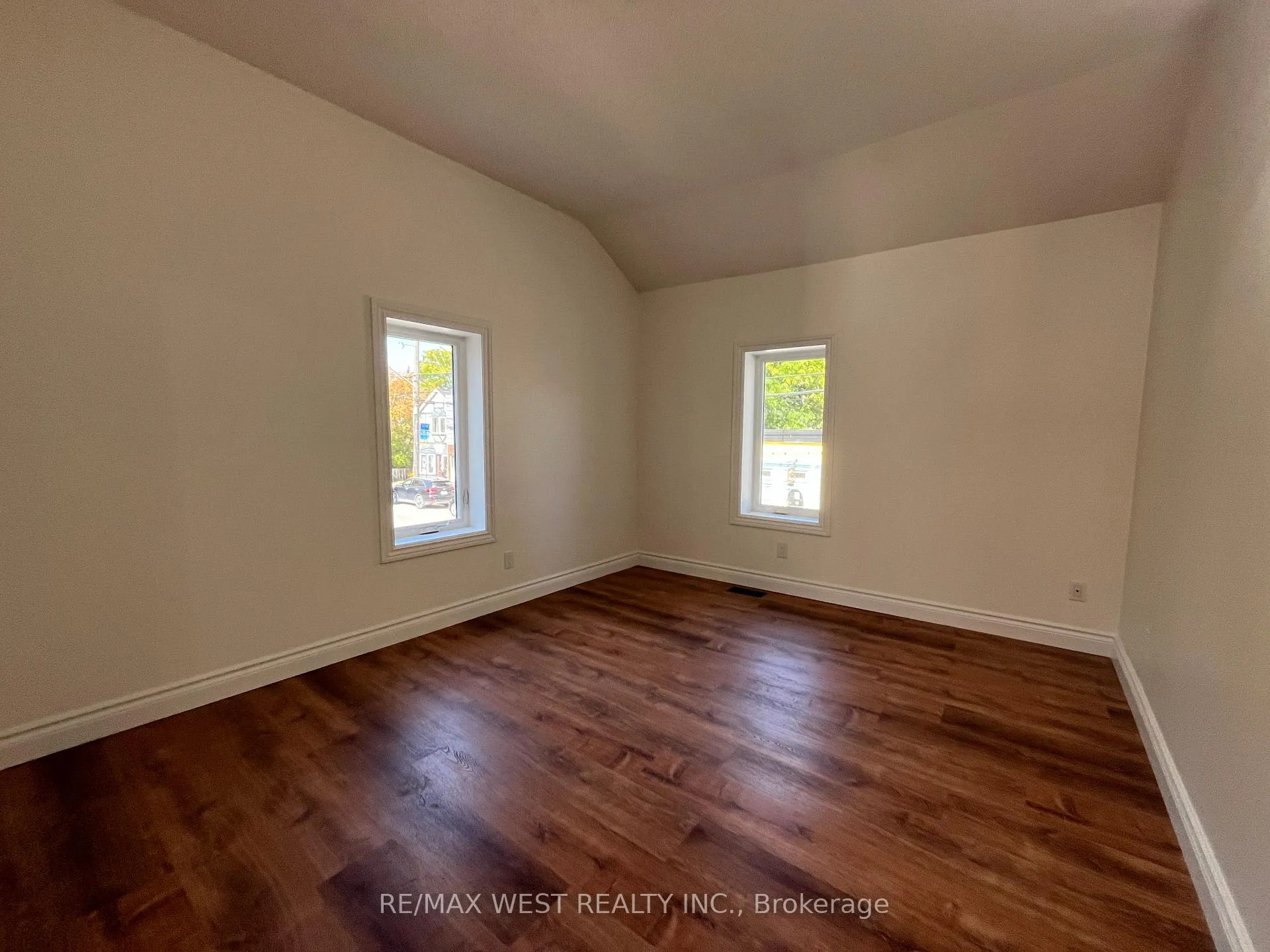 Photo 11 of Unit 2A, 203 Main Street, King, Schomberg — HOMEH