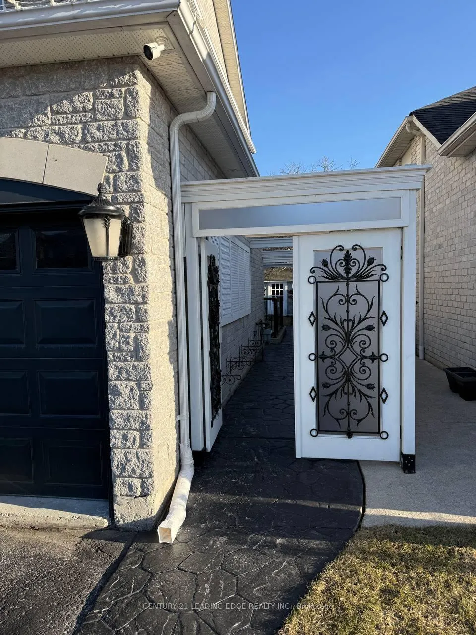 Photo 4 of Unit Basement, 407 Frontier Court, Pickering, Rosebank — HOMEH