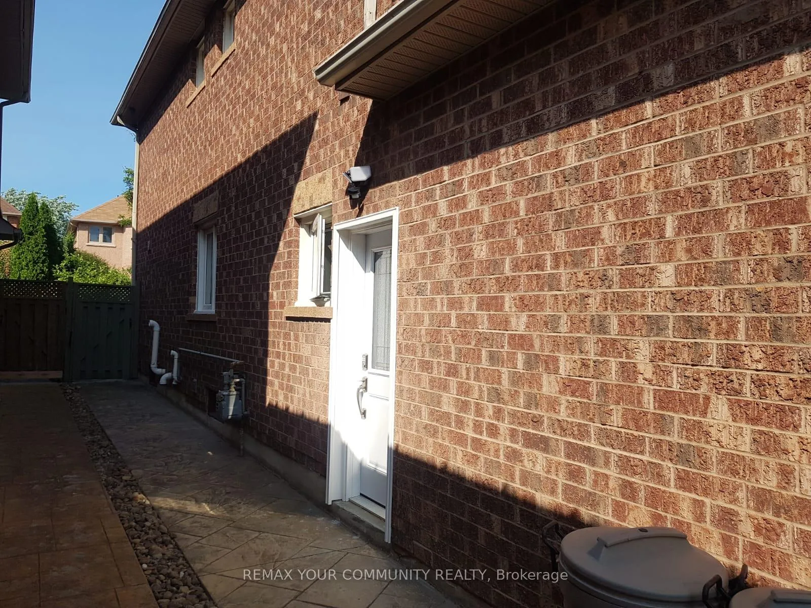 Photo 2 of Unit Basement, 198 Roseheath Drive, Vaughan, Maple — HOMEH