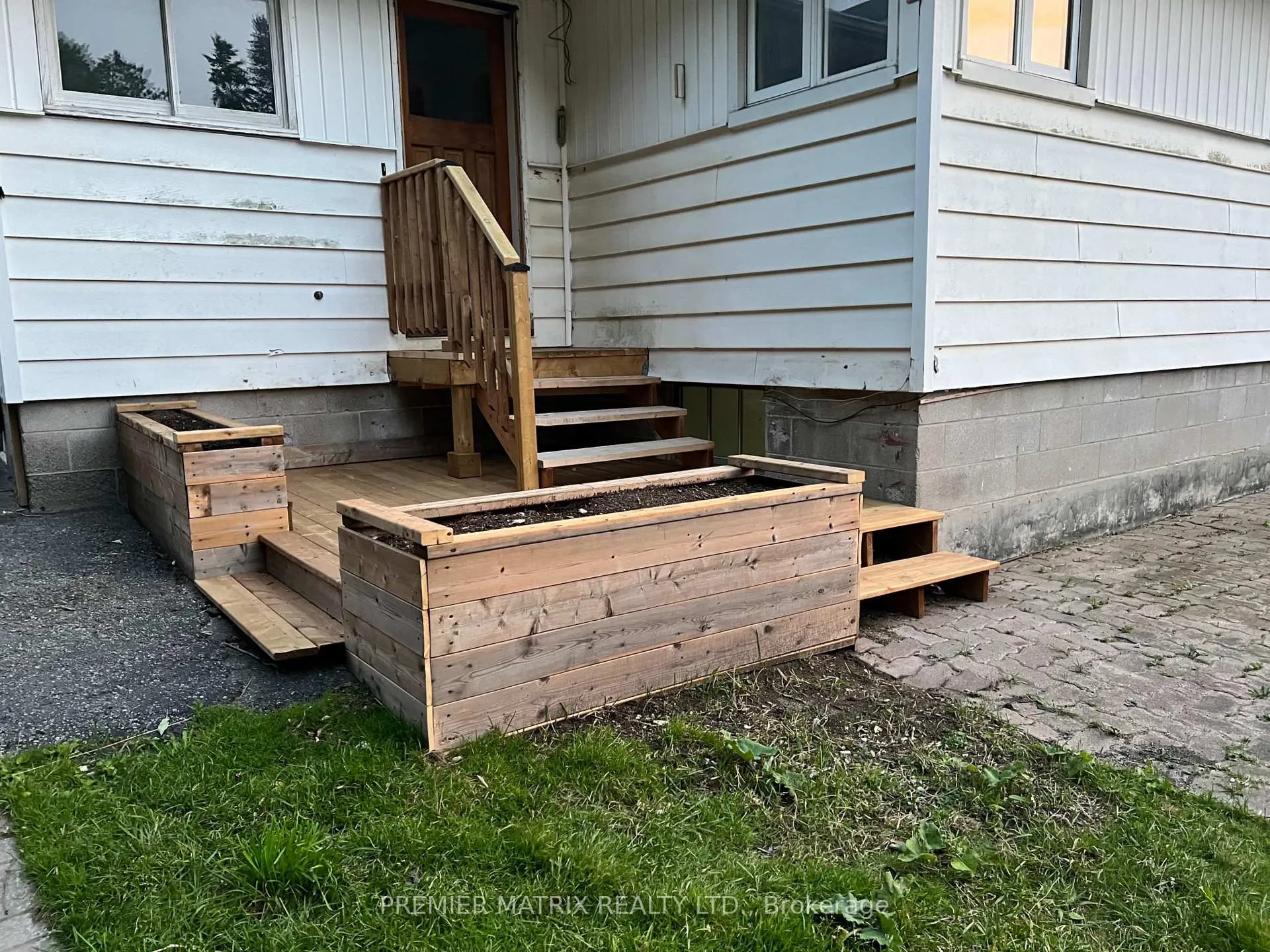 Photo 2 of 100 Tyler Street, Aurora, Aurora Village — HOMEH