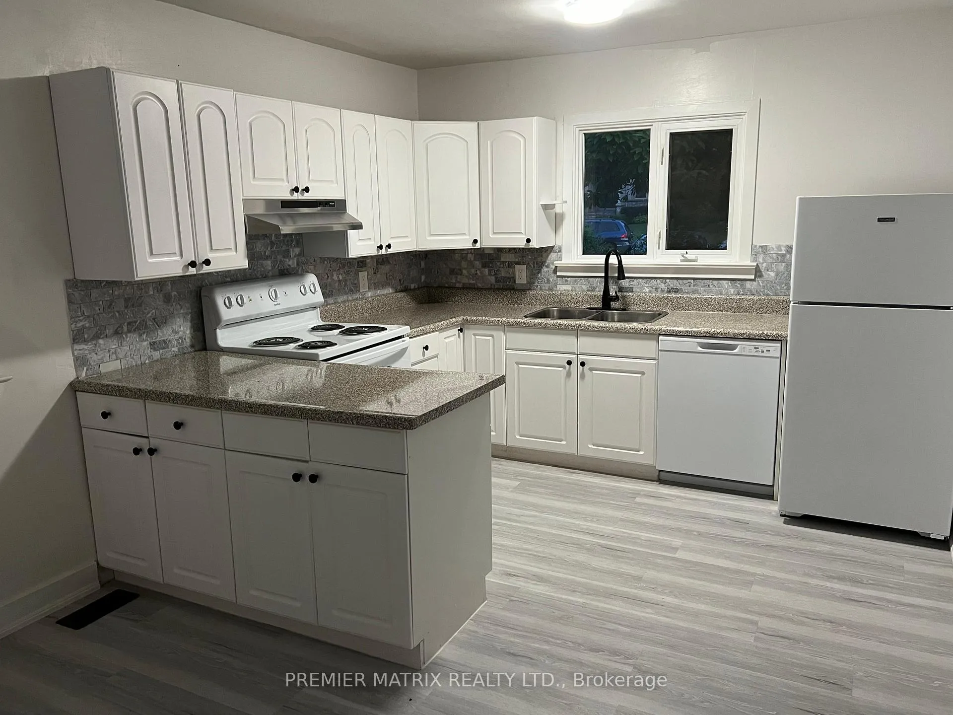 Photo 4 of 100 Tyler Street, Aurora, Aurora Village — HOMEH