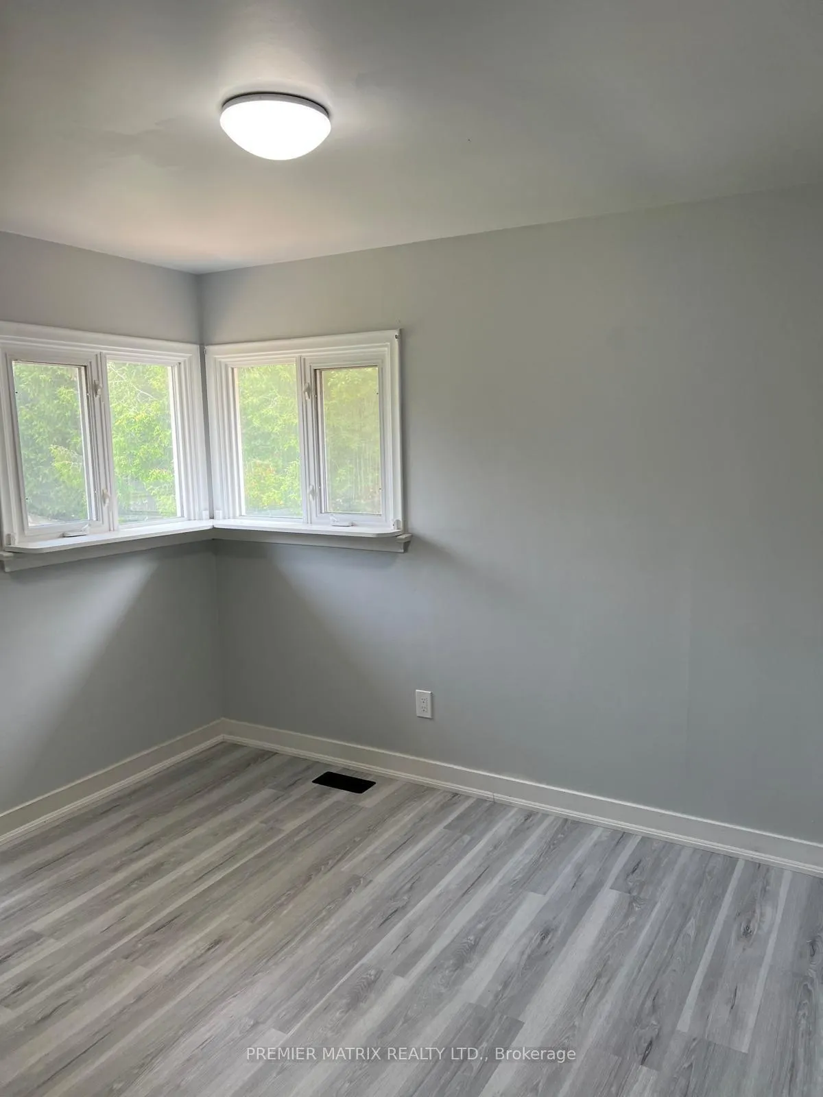 Photo 10 of 100 Tyler Street, Aurora, Aurora Village — HOMEH