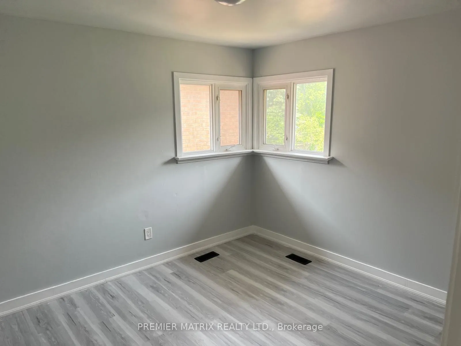 Photo 13 of 100 Tyler Street, Aurora, Aurora Village — HOMEH