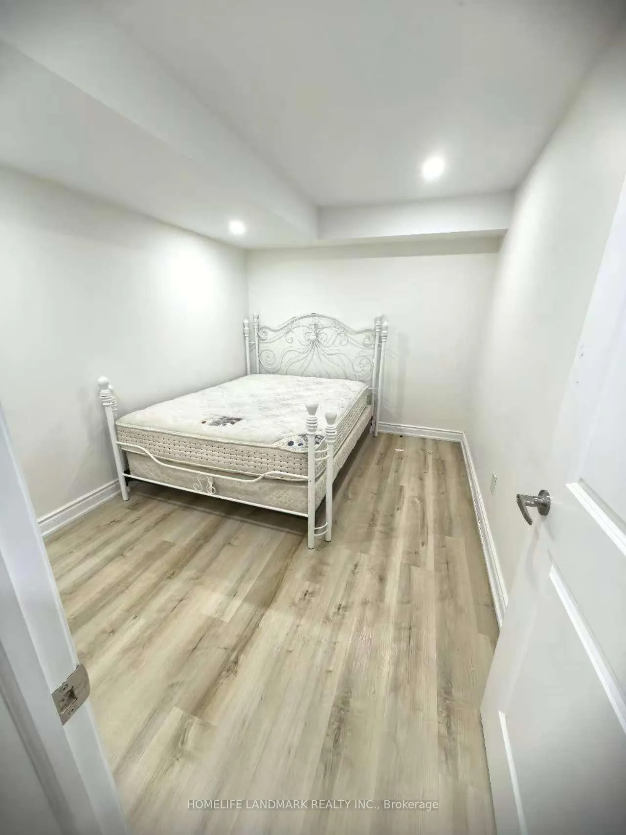 Photo 4 of Unit Bsmt, 13 Erintol Way, Markham, Cedarwood — HOMEH