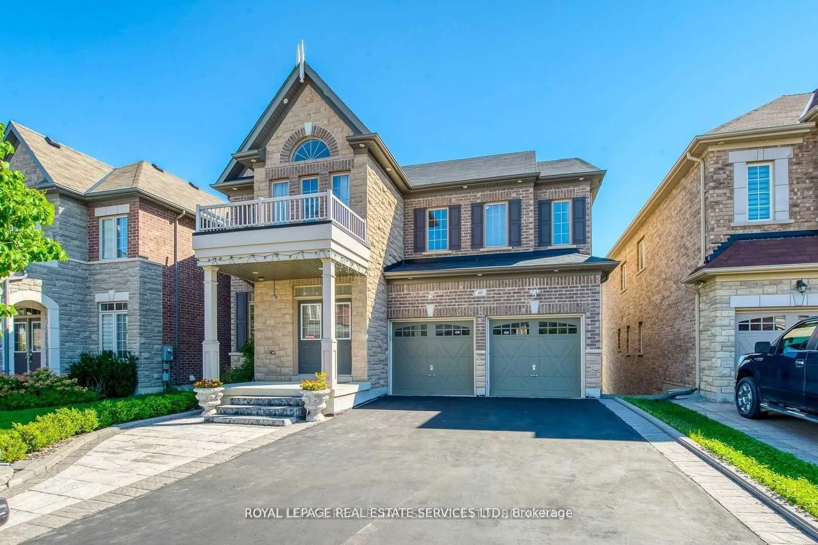Photo 2 of 69 Card Lumber Crescent, Vaughan, Kleinburg — HOMEH