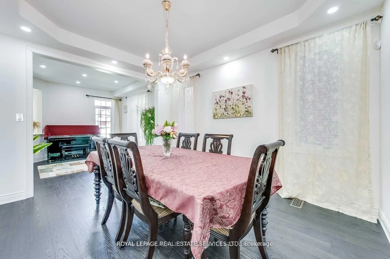 Photo 7 of 69 Card Lumber Crescent, Vaughan, Kleinburg — HOMEH