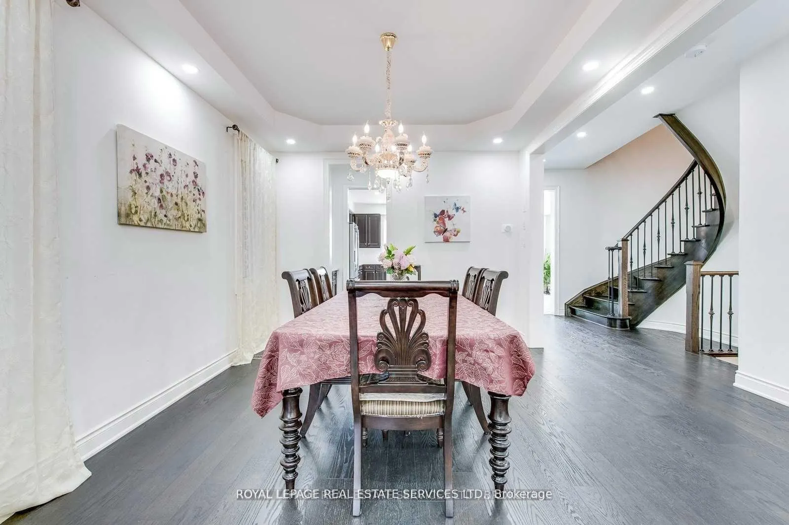 Photo 9 of 69 Card Lumber Crescent, Vaughan, Kleinburg — HOMEH