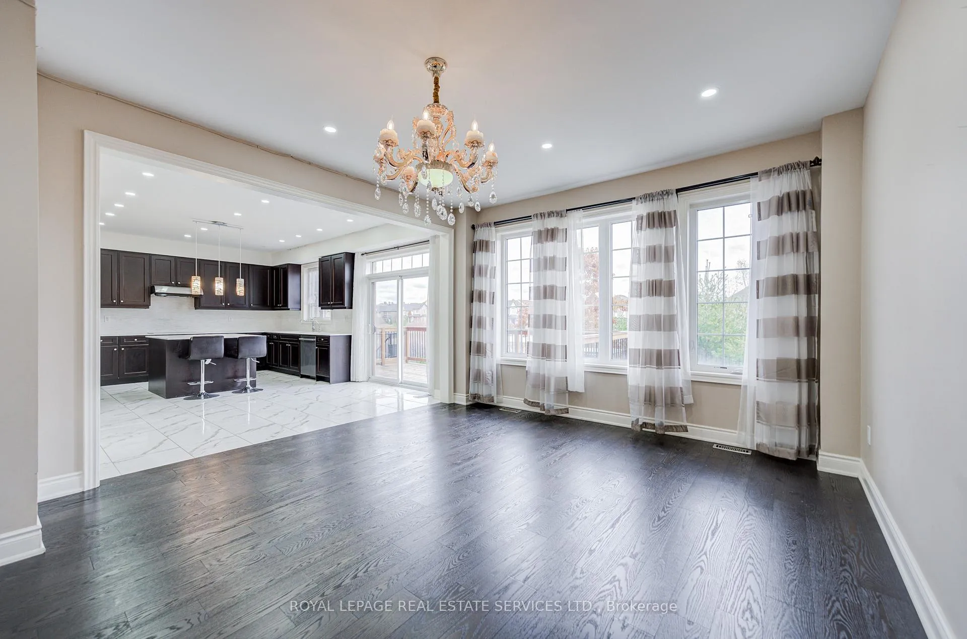 Photo 11 of 69 Card Lumber Crescent, Vaughan, Kleinburg — HOMEH
