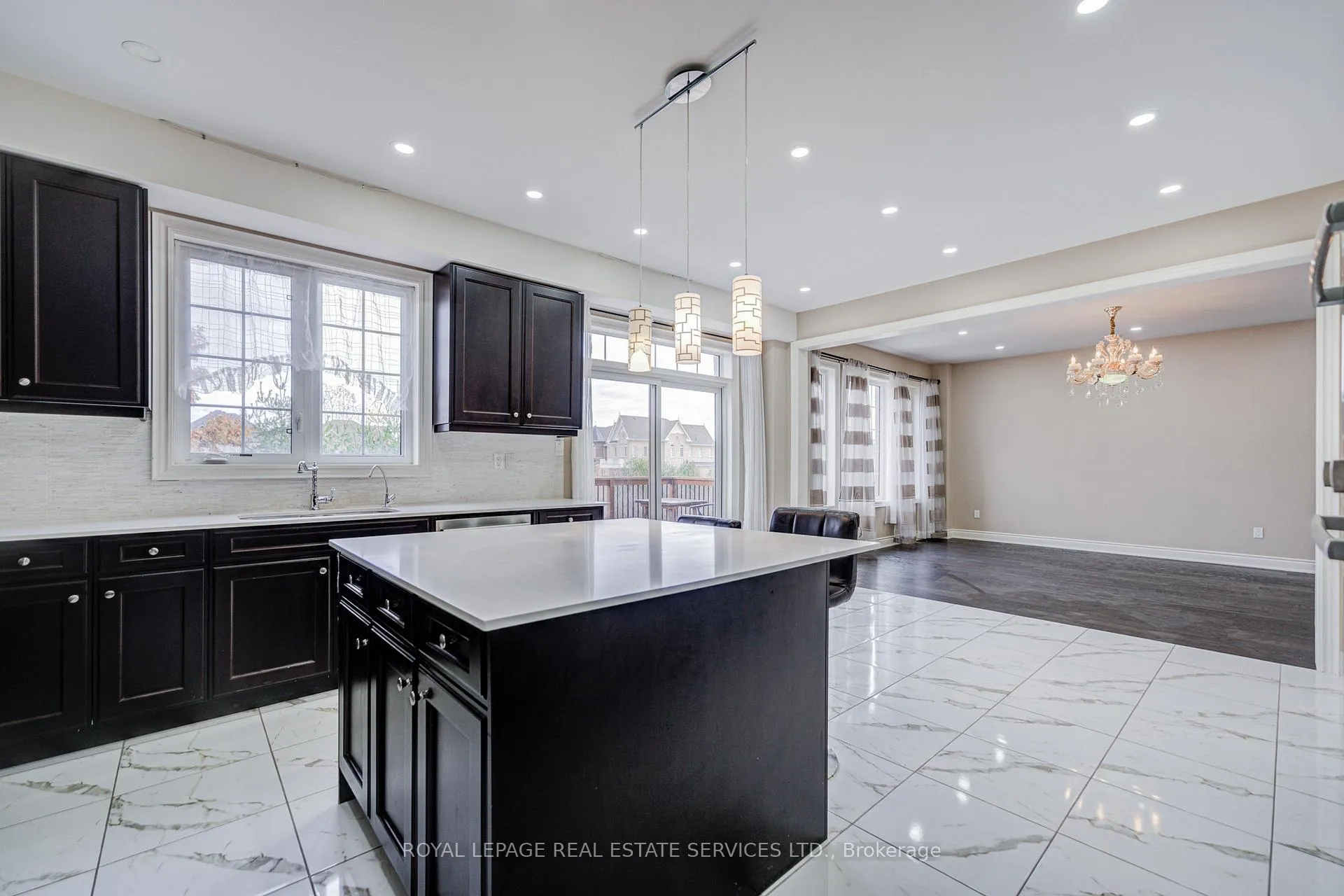 Photo 15 of 69 Card Lumber Crescent, Vaughan, Kleinburg — HOMEH