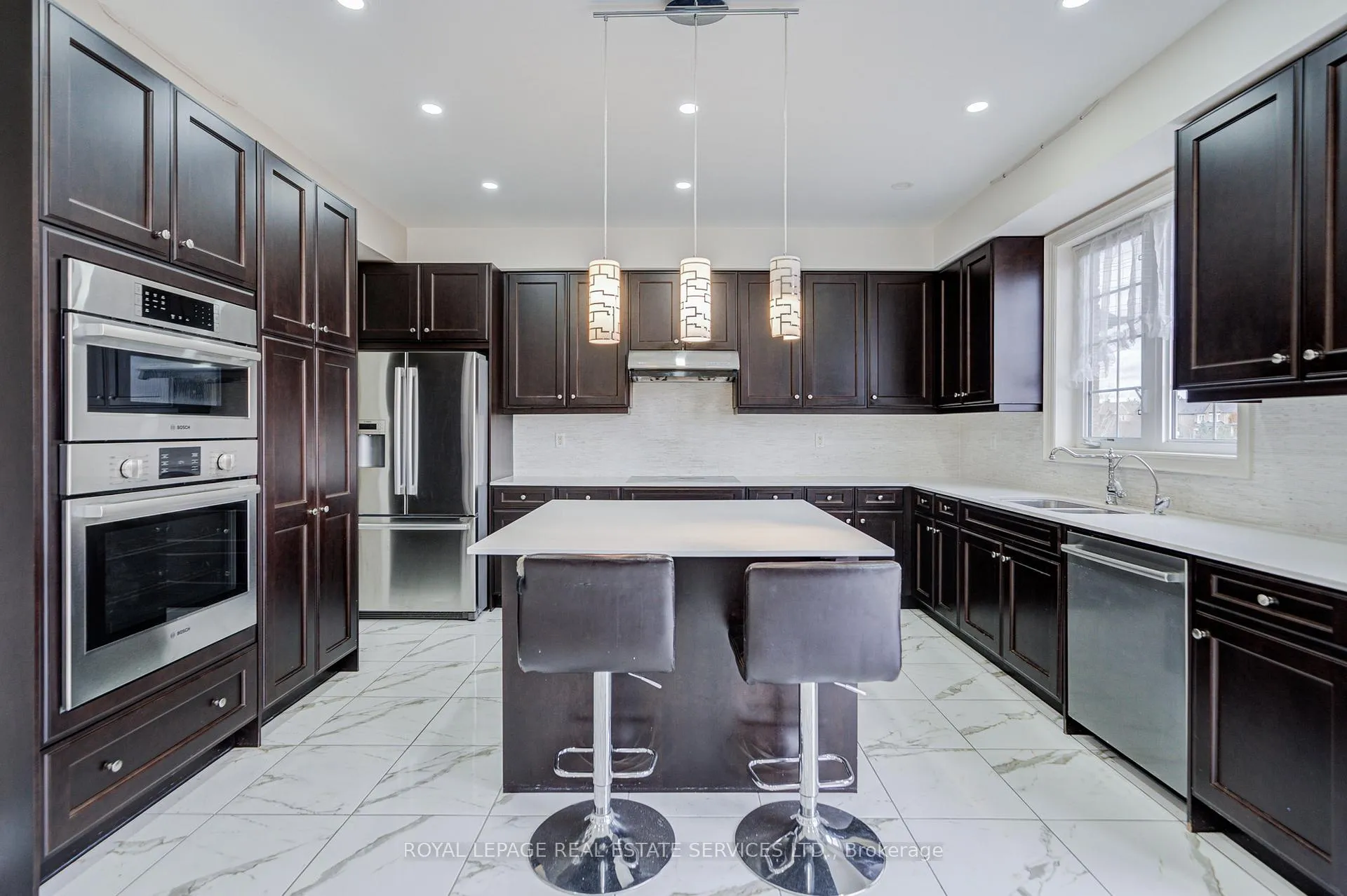 Photo 16 of 69 Card Lumber Crescent, Vaughan, Kleinburg — HOMEH
