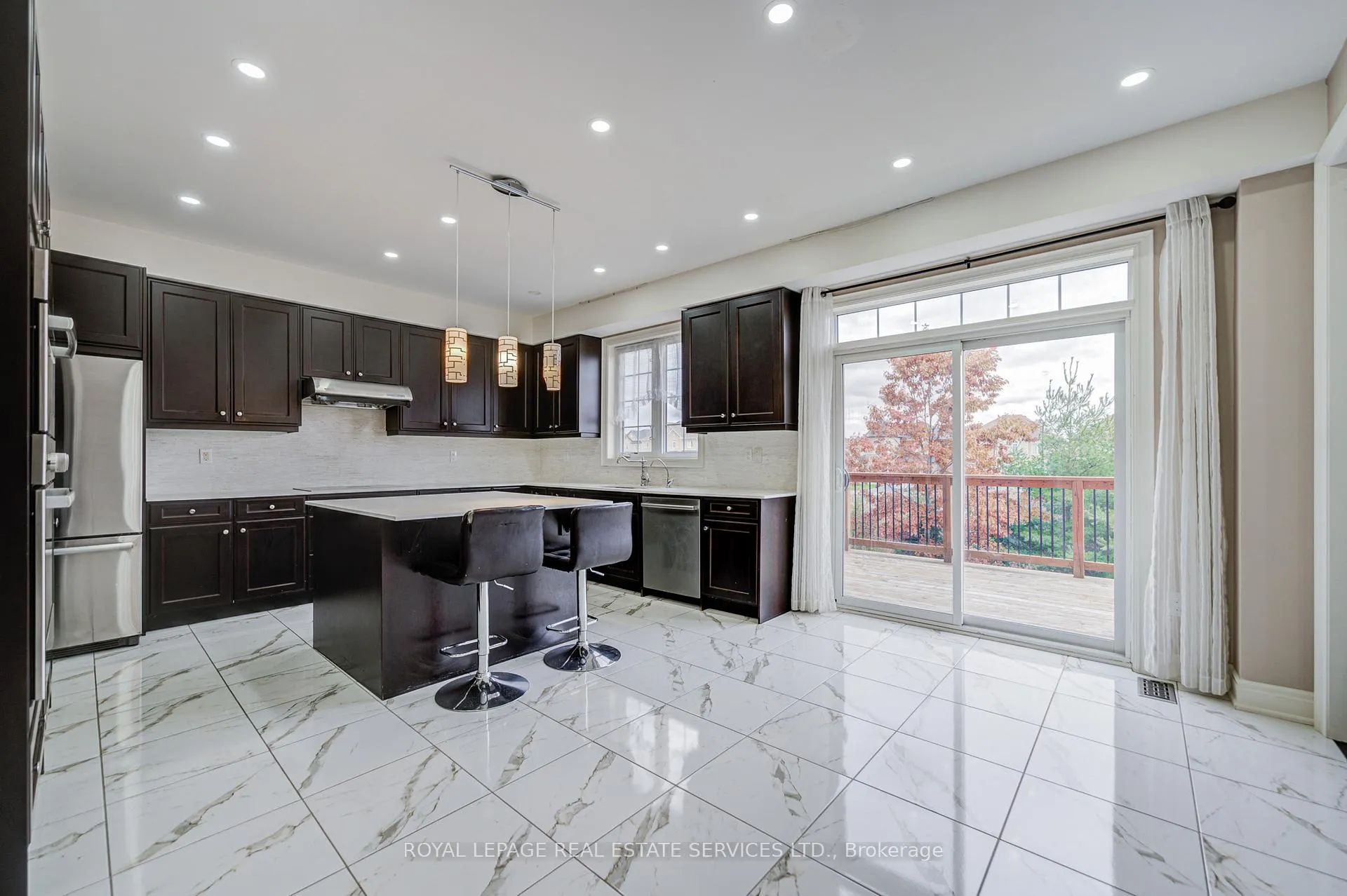 Photo 18 of 69 Card Lumber Crescent, Vaughan, Kleinburg — HOMEH