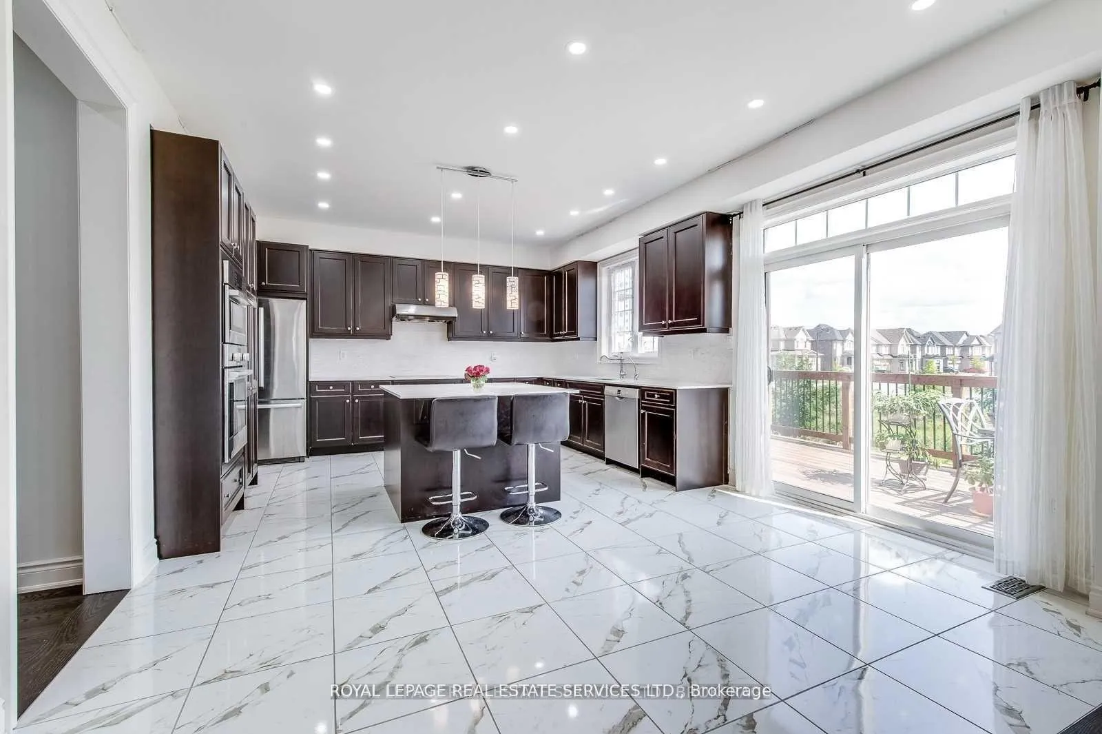 Photo 19 of 69 Card Lumber Crescent, Vaughan, Kleinburg — HOMEH