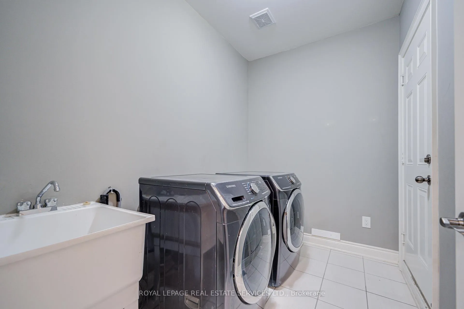 Photo 22 of 69 Card Lumber Crescent, Vaughan, Kleinburg — HOMEH