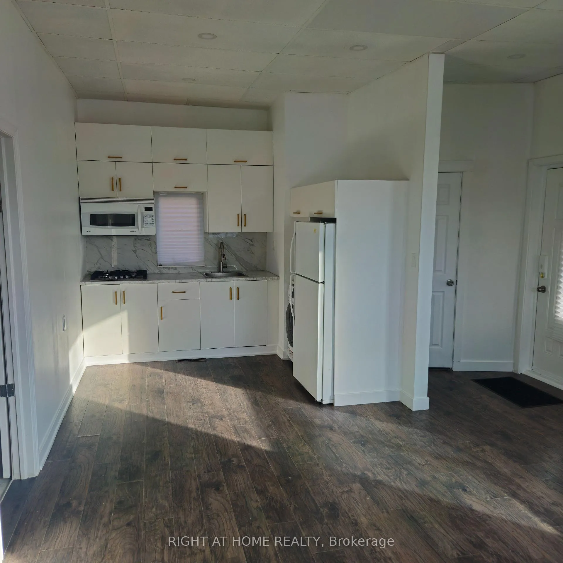 Photo 1 of Unit 1, 64 Wellington Street E, Aurora, Aurora Village — HOMEH