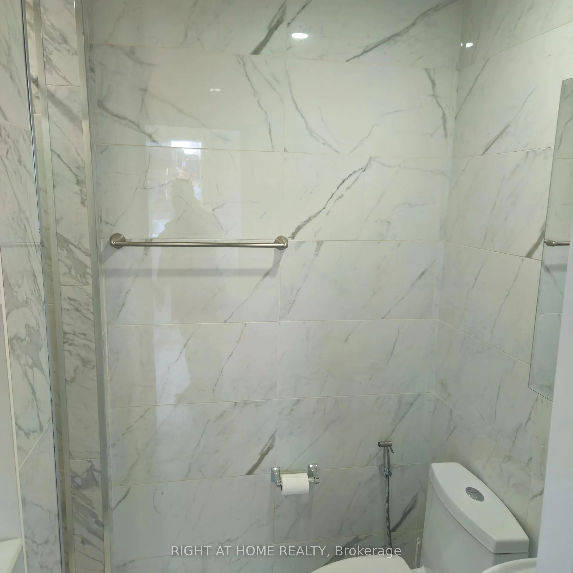 Photo 2 of Unit 1, 64 Wellington Street E, Aurora, Aurora Village — HOMEH