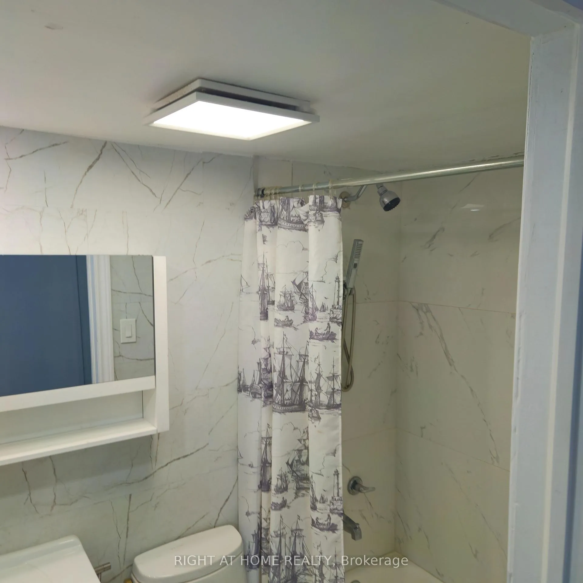 Photo 5 of Unit 1, 64 Wellington Street E, Aurora, Aurora Village — HOMEH