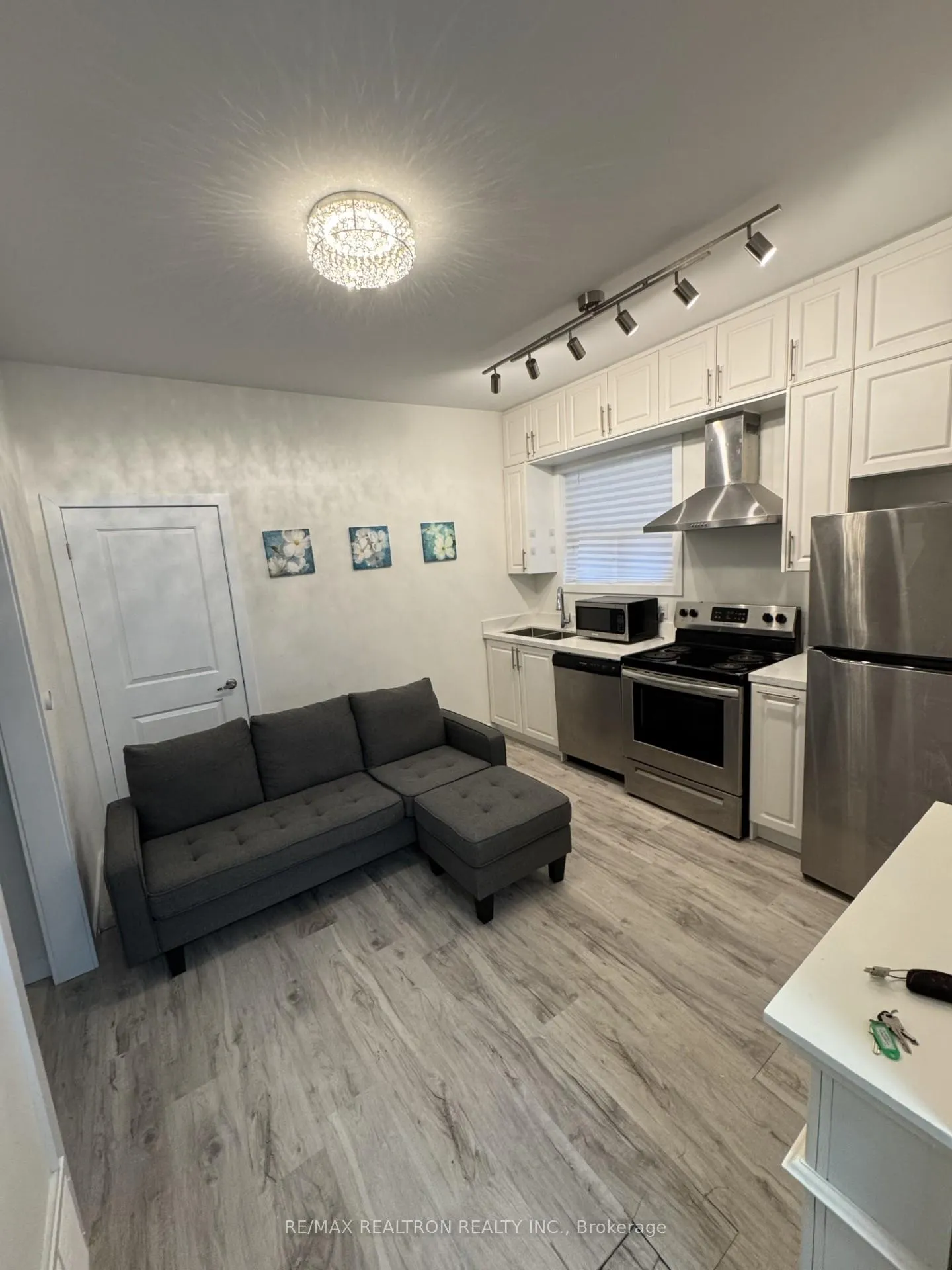 Photo 2 of Unit 1, 305 Bloor Street E, Oshawa, Lakeview — HOMEH