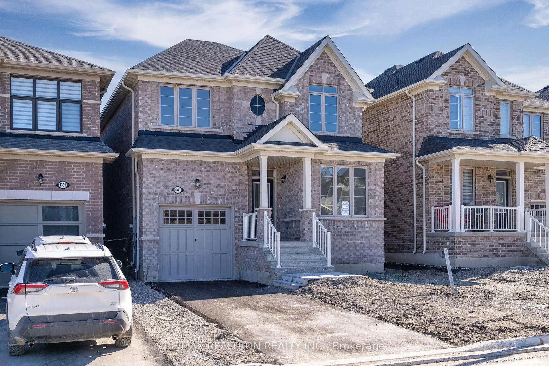 Photo 2 of 1341 Davis Loop, Innisfil, Lefroy — HOMEH