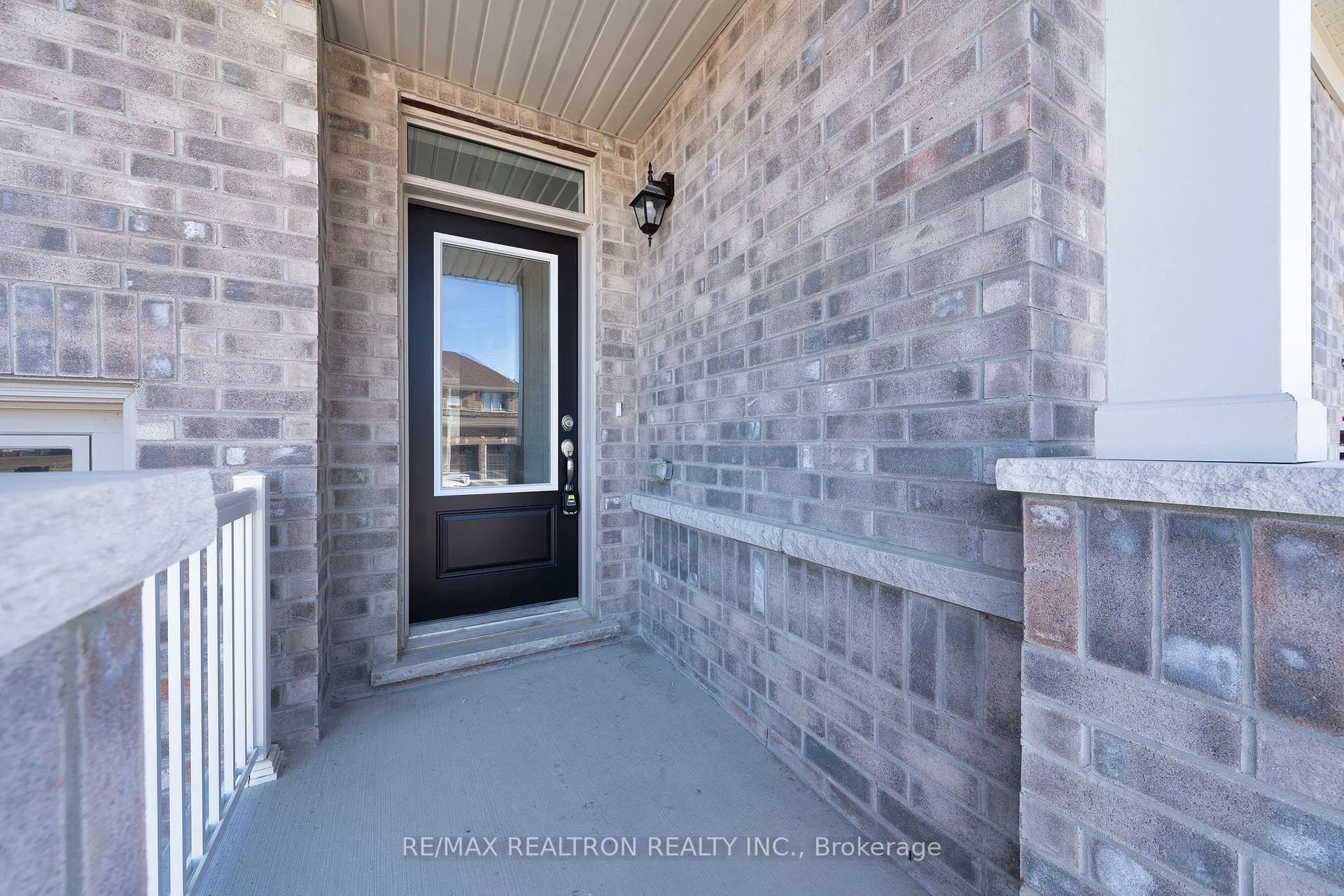 Photo 3 of 1341 Davis Loop, Innisfil, Lefroy — HOMEH