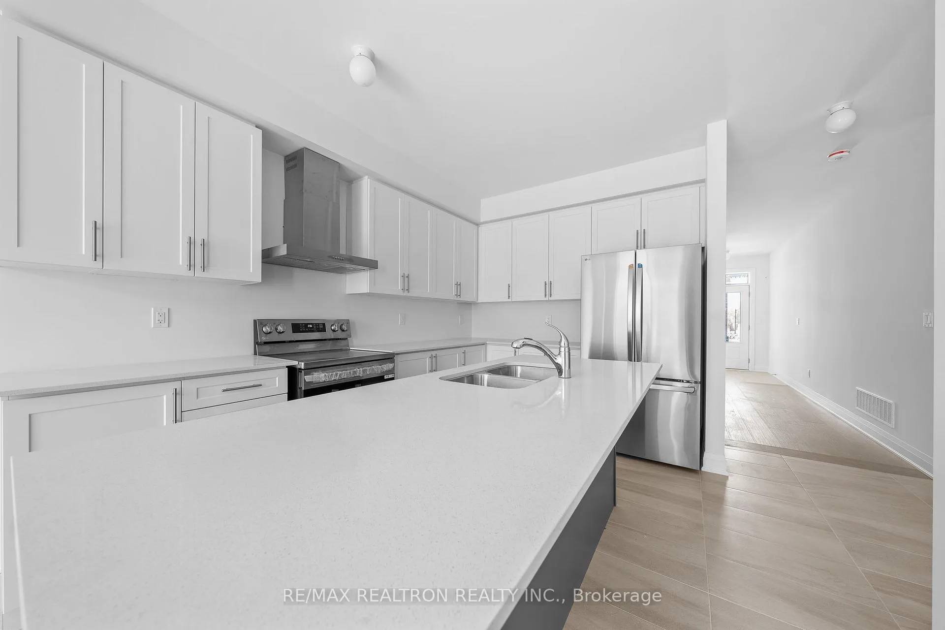 Photo 14 of 1341 Davis Loop, Innisfil, Lefroy — HOMEH